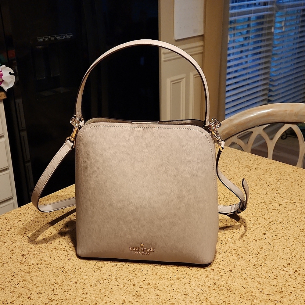 Kate Spade Darcy Large Bucket Bag Taupe